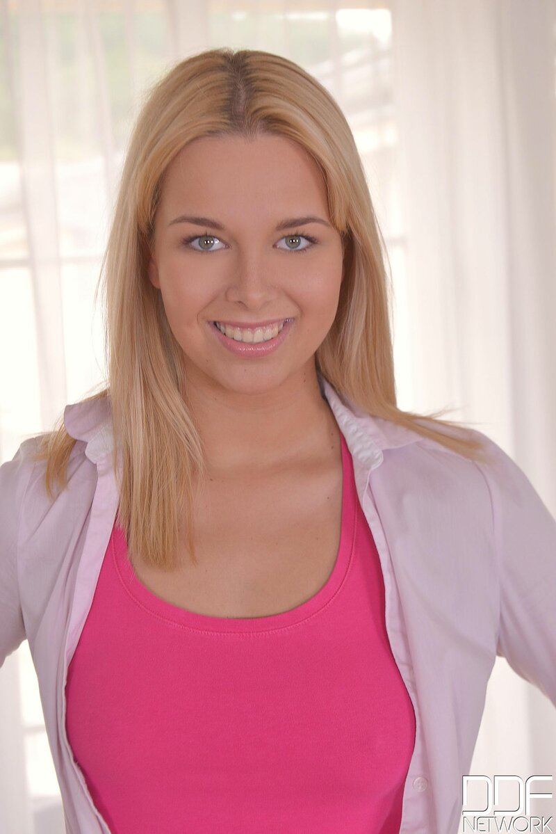 Лена, 25 лет, 0 размер груди