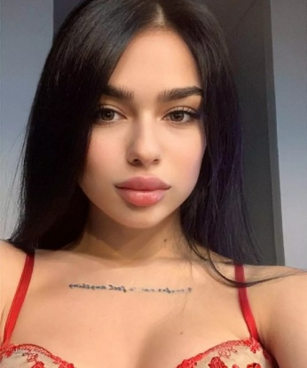 Полина, 18 лет, 2 размер груди